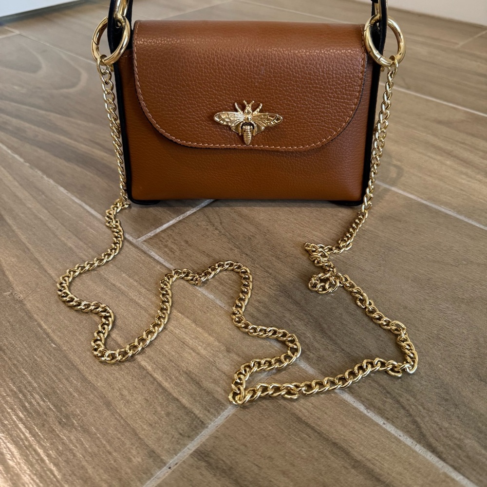 Vera Pelle Gold Bee Handbag - Picture 2 of 7
